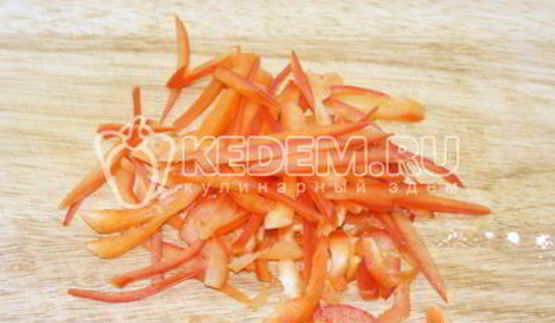 салат с курицей и сухариками