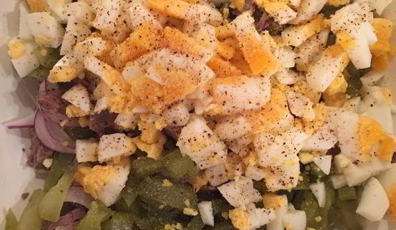 салат с ростбифом в деревенском стиле