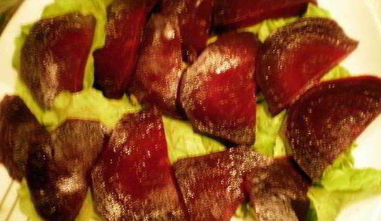 салат со свеклой и сельдью под апельсиновым соусом