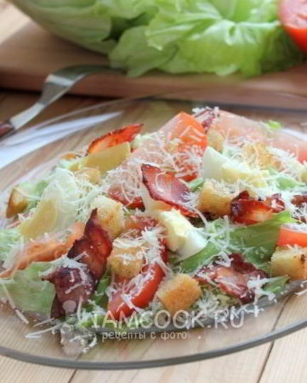 Рецепт салата цезарь с беконом