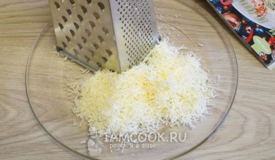 салат цезарь с беконом