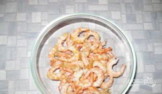 салат цезарь с креветками