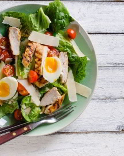 Рецепт салата цезарь с лимонно-медовой заправкой