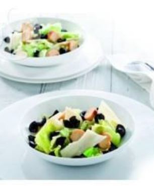 Салат Цезарь с маслинами