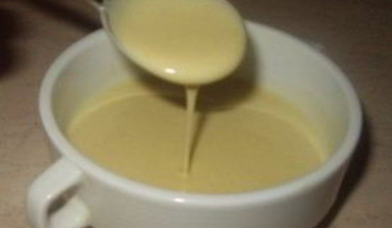 салат цезарь с перепелиными яйцами