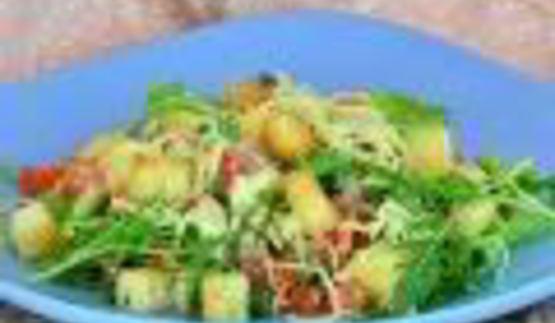 салат цезарь с руколой