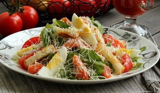 салат цезарь с семгой