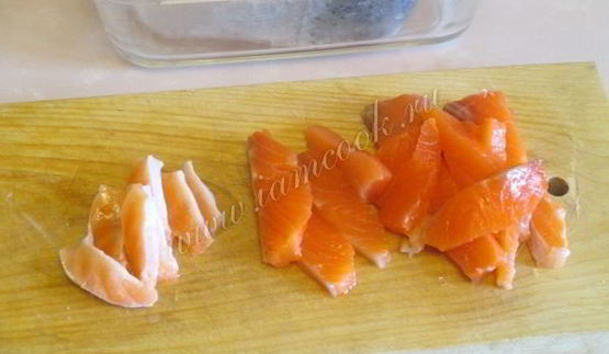 салат цезарь с семгой