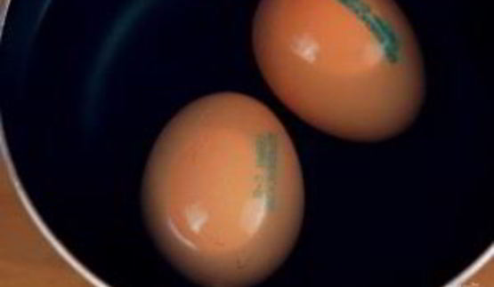 салат цезарь с соусом