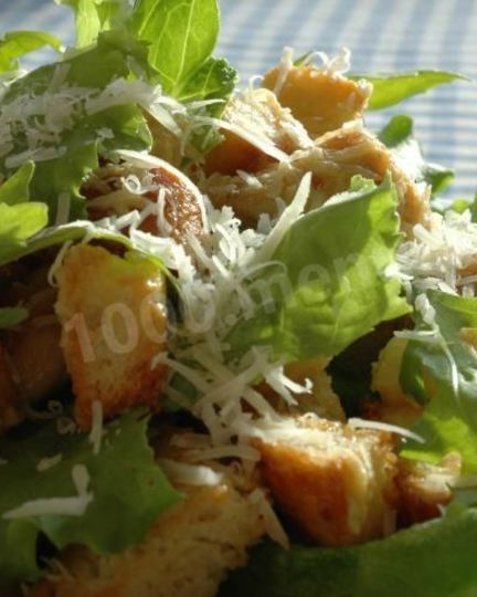 Рецепт салата цезарь с сухариками