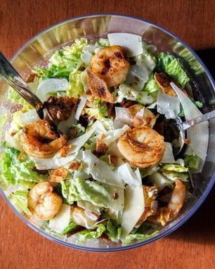 Цезарь с креветками простой