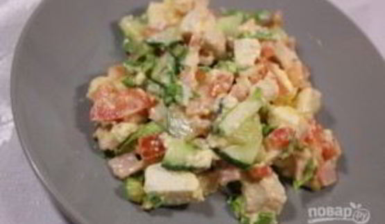 цезарь с курицей и сухариками