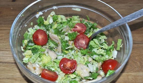 цезарь с пекинской капустой