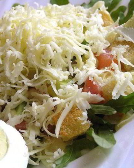 Рецепт цезаря с семгой на листьях руколы