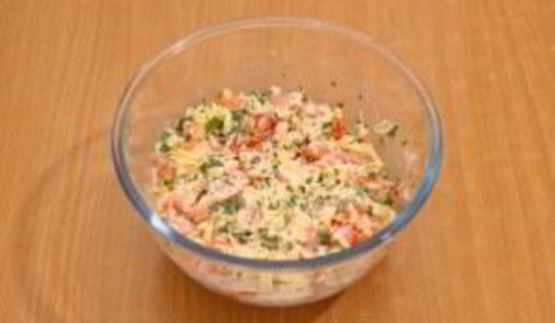 салат в чипсах