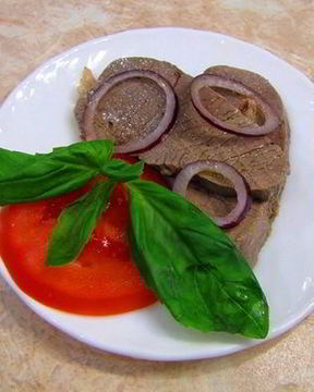 Телятина, маринованная в соусе Винегрет с репчатым луком