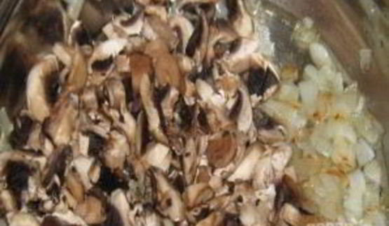 грибной соус из шампиньонов со сметаной