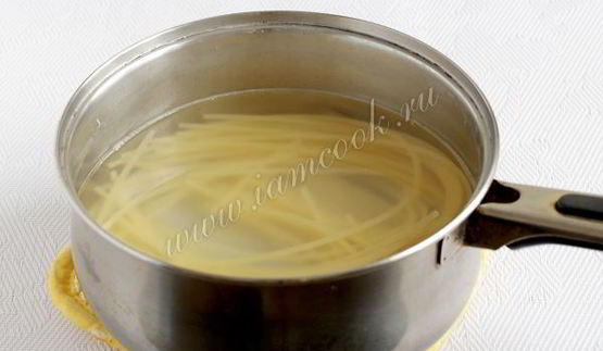 спагетти с соусом песто