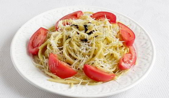 спагетти с соусом песто