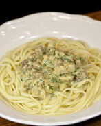 Соус с курицей и грибами