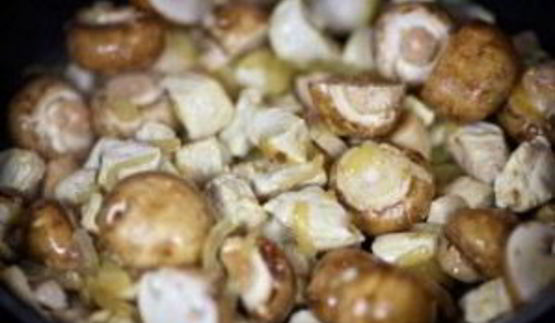 соус с курицей и грибами