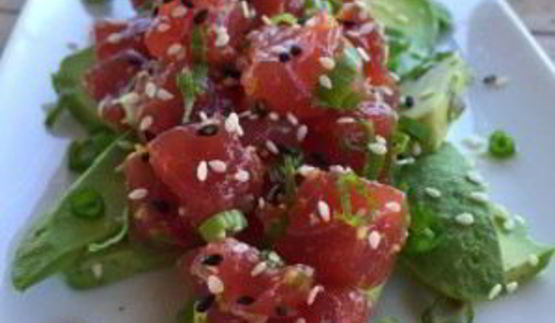 тартар из тунца с авокадо