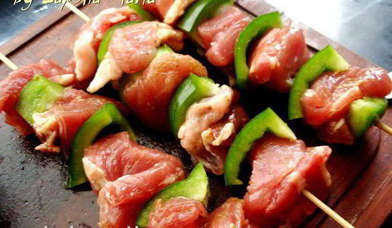 сувлаки из свинины с соусом цацики