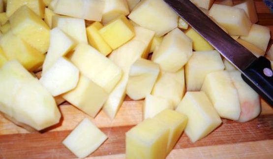 борщ постный с килькой и грушами