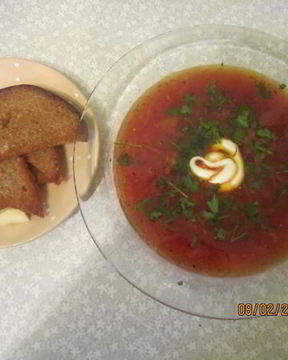 Борщ с чесночными гренками