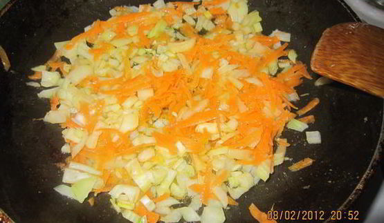 борщ с чесночными гренками