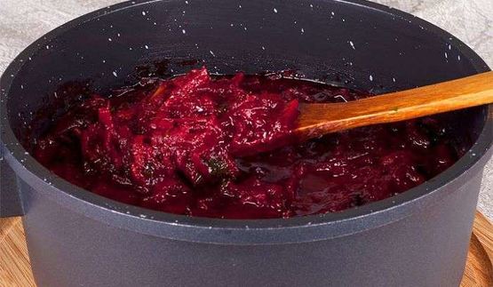 борщ с красной консервированной фасолью и с мясом