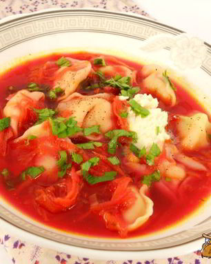 Борщ с пельменями