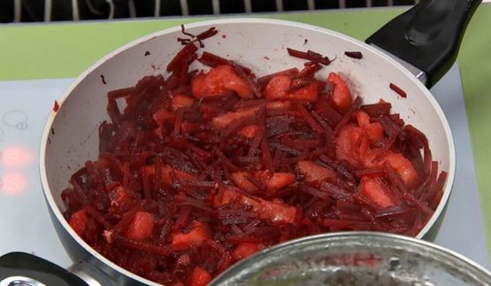 борщ с языком и черносливом