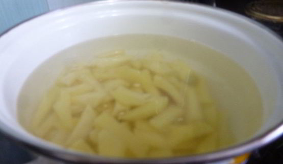 постный борщ с килькой в томате