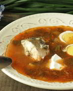 Зеленый борщ с судаком