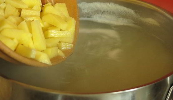 зеленый борщ с судаком