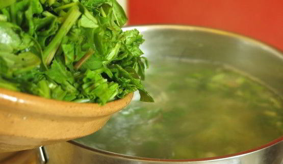 зеленый борщ с судаком