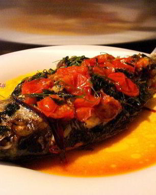 Дорада в сумасшедшем бульоне