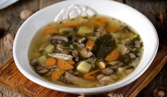 грибной суп на курином бульоне