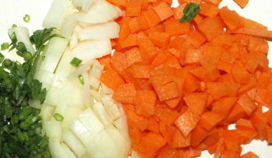 куриный бульон с фрикадельками из индейки