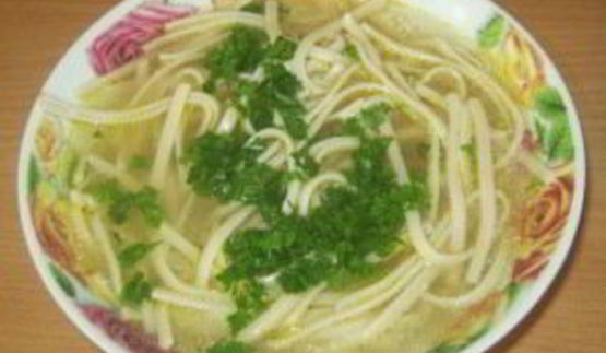 куриный бульон с лапшой