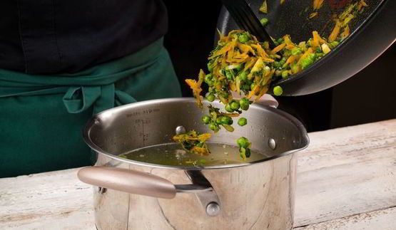 куриный бульон с овощами