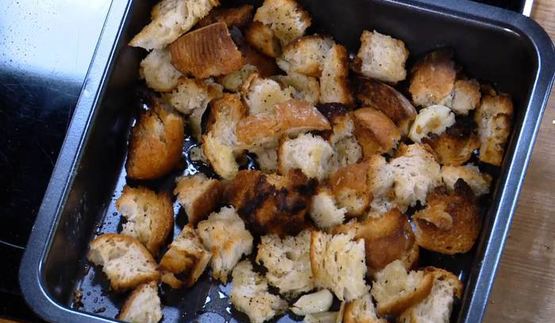 куриный бульон с яйцом и беконом