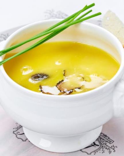 Рецепт куриного бульона со сморчками и черным трюфелем