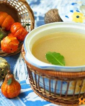 Мясной бульон, а в частности, бульон из телятины