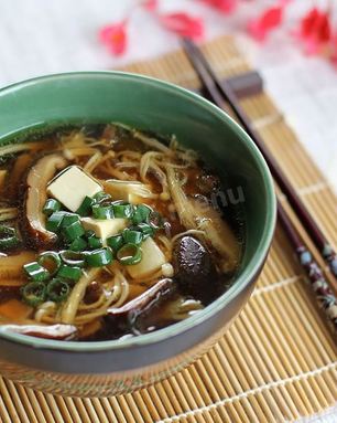 Суп на грибном бульоне с сыром с вермишелью