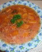 Суп на курином бульоне с мускатной тыквой и луком