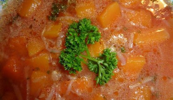 суп на курином бульоне с мускатной тыквой и луком