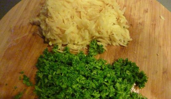 суп на курином бульоне с мускатной тыквой и луком