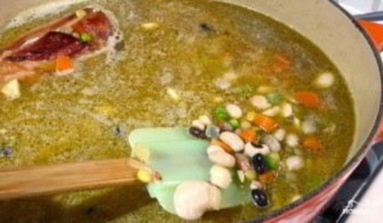 гороховый суп из свиной рульки